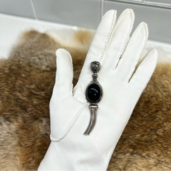 Marked “Best” Black onyx  Cabochon Pendant w/ Victorian Style Etchings & Tassel - Picture 3 of 7